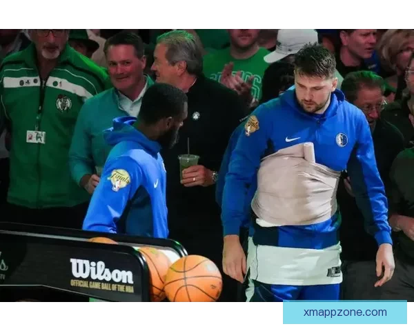 东契奇强势突破突发腿筋伤情离场治疗球队前景引关注